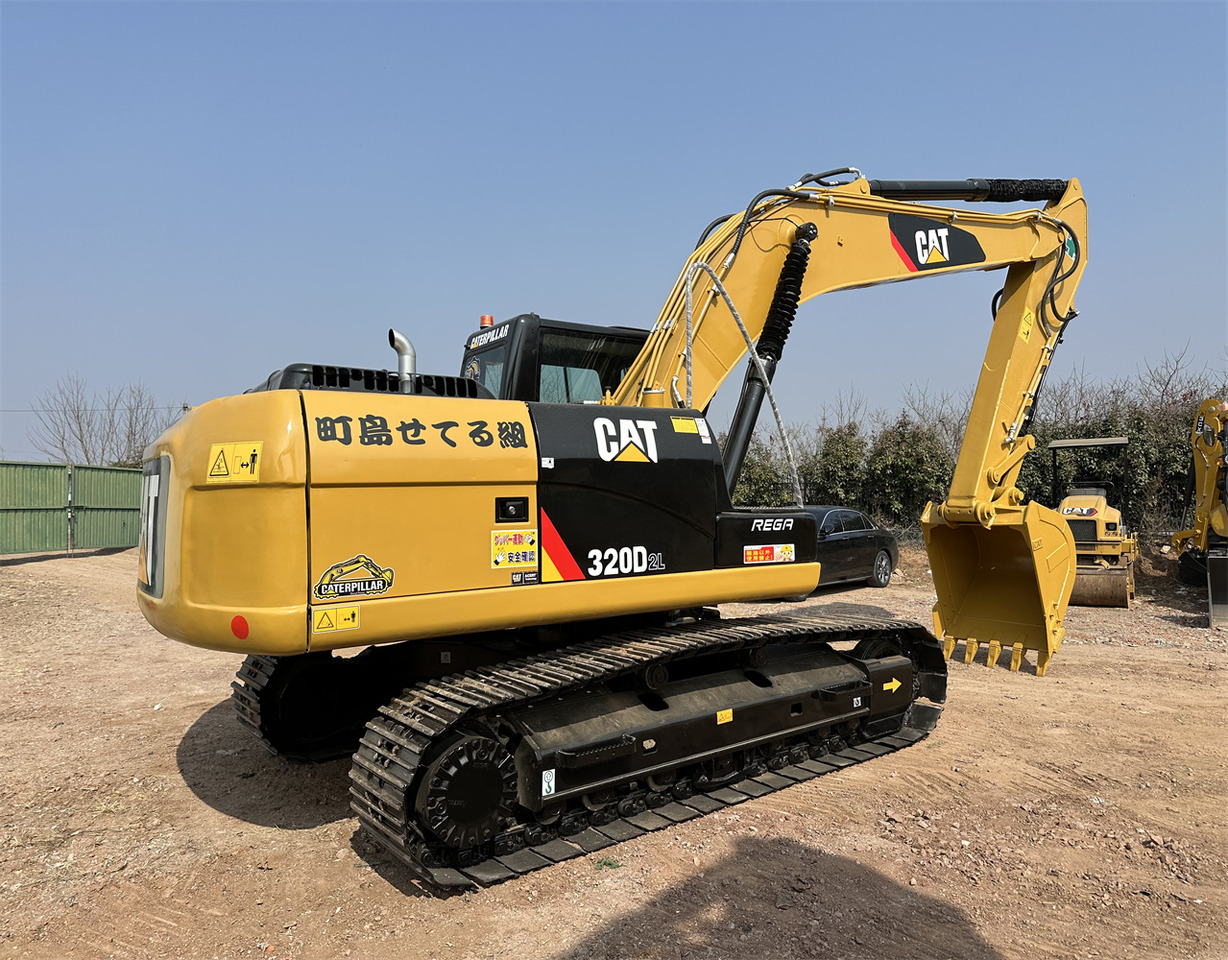 CATERPILLAR 320D2L - Pásové rýpadlo: obrázek 1 CATERPILLAR 320D2L - Pásové rýpadlo: obrázek 1