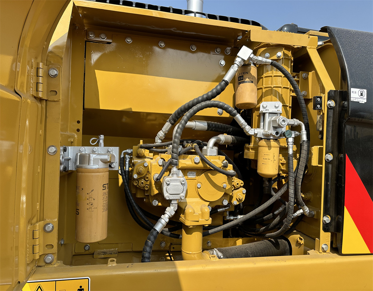 Pásové rýpadlo CATERPILLAR 320D2L: obrázek 9