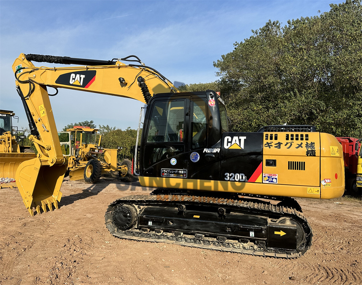 CATERPILLAR 320DL - Pásové rýpadlo: obrázek 3 CATERPILLAR 320DL - Pásové rýpadlo: obrázek 3
