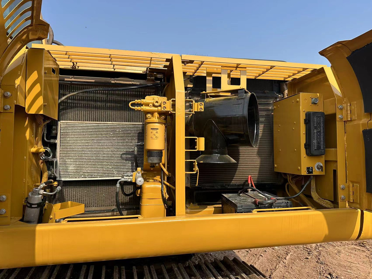 CATERPILLAR 325C leasing CATERPILLAR 325C: obrázek 10