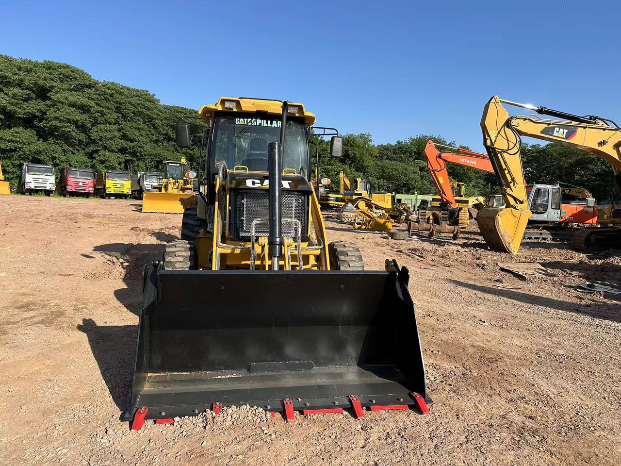 CATERPILLAR 420F2 - Rýpadlo-nakladač: obrázek 2 CATERPILLAR 420F2 - Rýpadlo-nakladač: obrázek 2