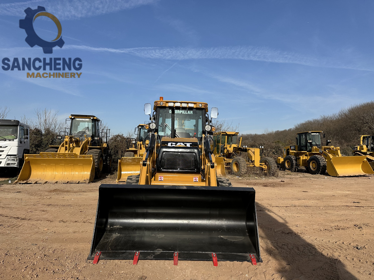 CATERPILLAR 420F2 - Rýpadlo-nakladač: obrázek 5 CATERPILLAR 420F2 - Rýpadlo-nakladač: obrázek 5
