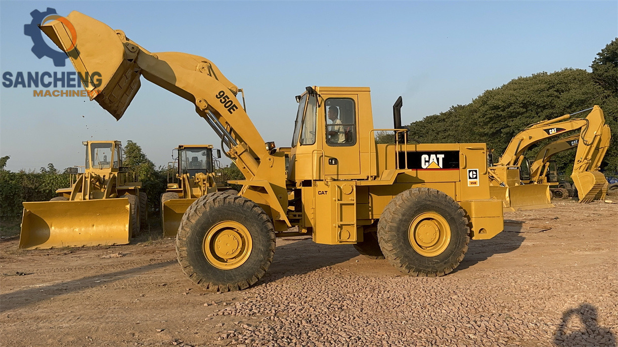 CATERPILLAR 950E - Kolový nakladač: obrázek 2 CATERPILLAR 950E - Kolový nakladač: obrázek 2