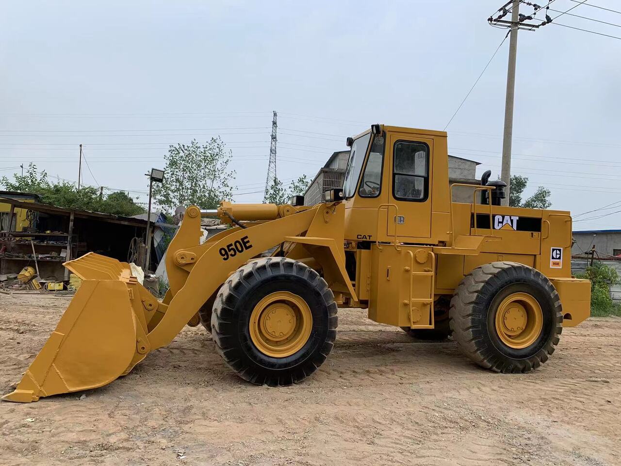 CATERPILLAR 950E - Kolový nakladač: obrázek 2 CATERPILLAR 950E - Kolový nakladač: obrázek 2