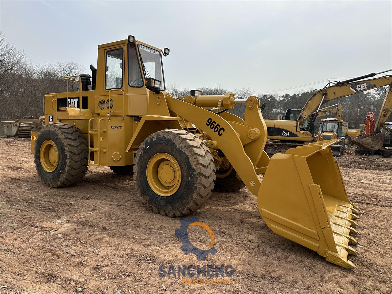 CATERPILLAR 966C - Kolový nakladač: obrázek 1 CATERPILLAR 966C - Kolový nakladač: obrázek 1