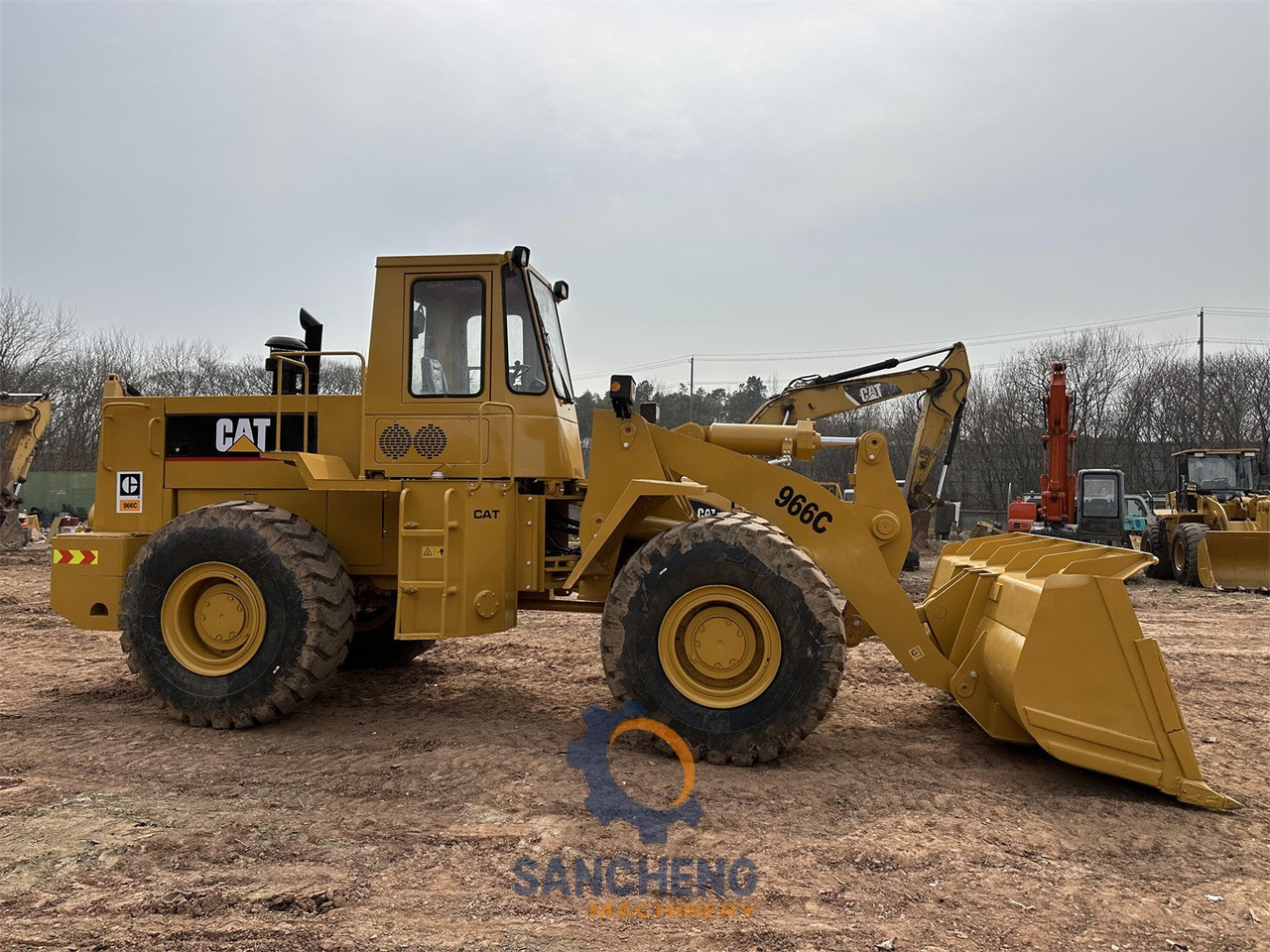 Kolový nakladač CATERPILLAR 966C: obrázek 12