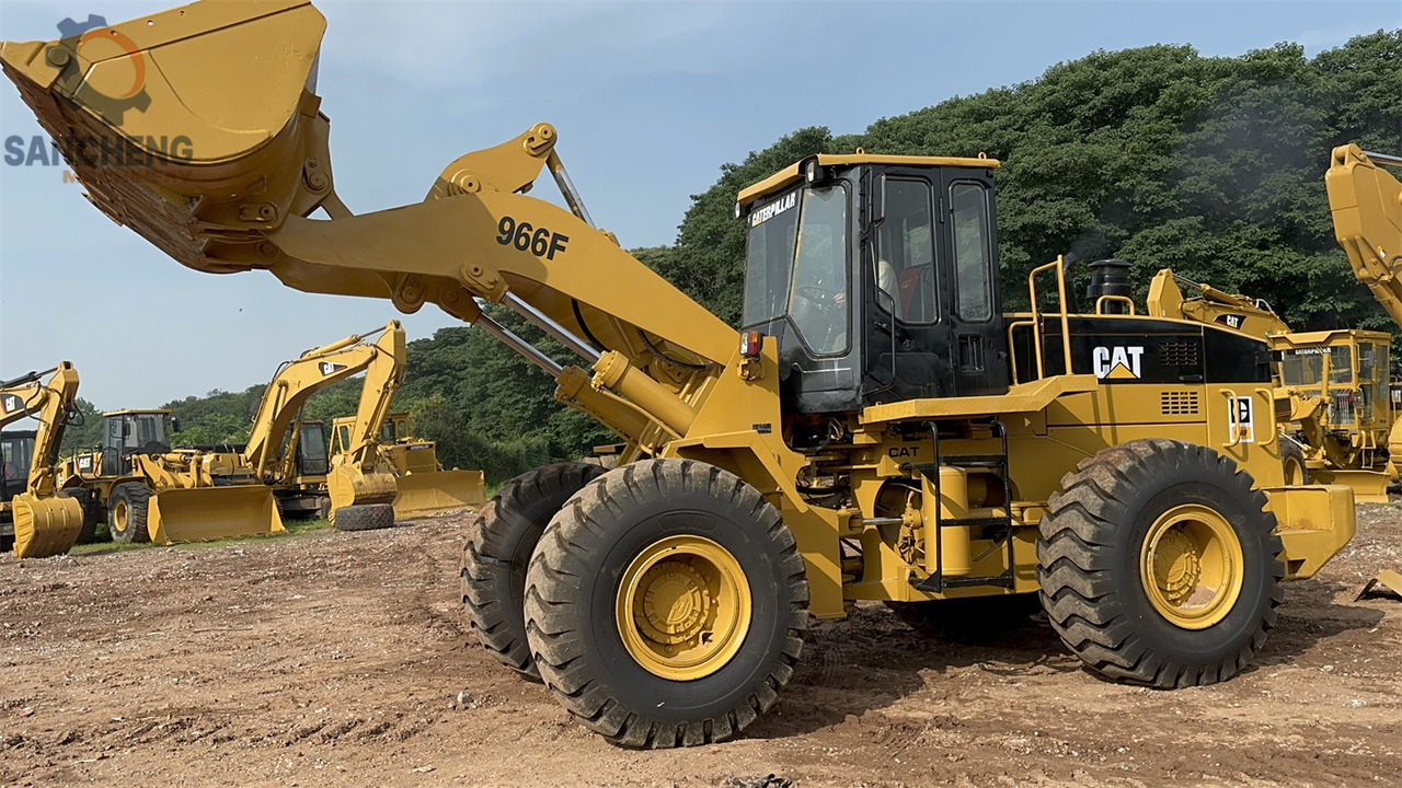 CATERPILLAR 966F - Kolový nakladač: obrázek 2 CATERPILLAR 966F - Kolový nakladač: obrázek 2