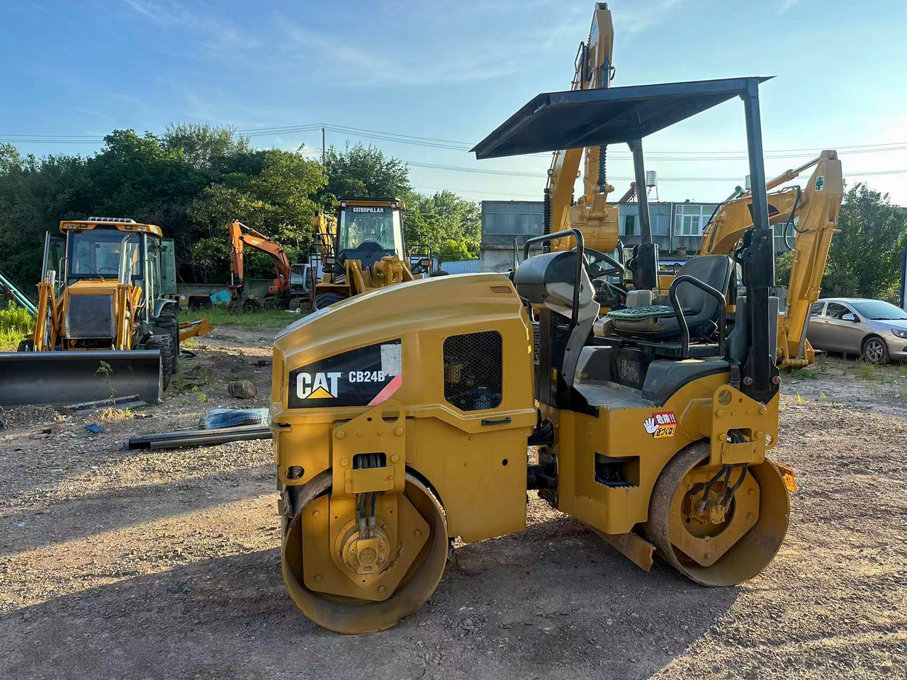 CATERPILLAR CB24B - Válec: obrázek 3 CATERPILLAR CB24B - Válec: obrázek 3