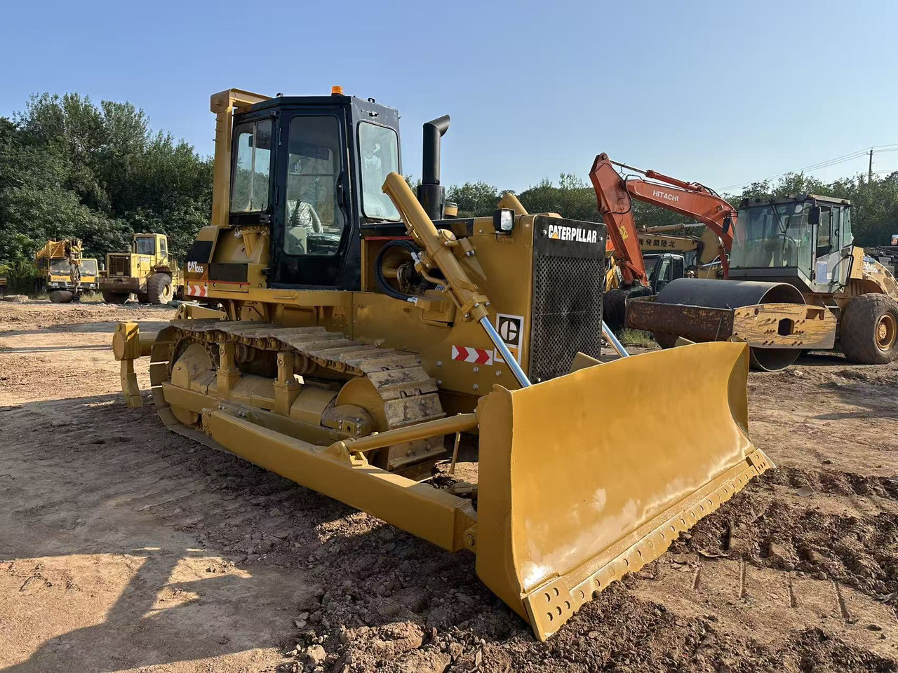 CATERPILLAR D6G - Buldozer: obrázek 2 CATERPILLAR D6G - Buldozer: obrázek 2