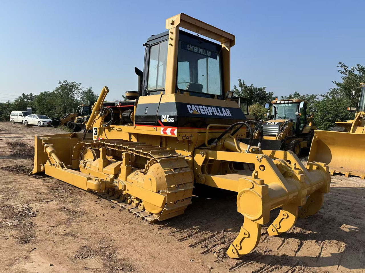 CATERPILLAR D6G - Buldozer: obrázek 1 CATERPILLAR D6G - Buldozer: obrázek 1