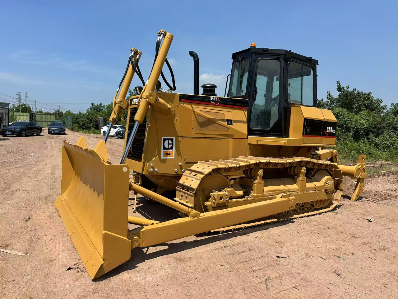 CATERPILLAR D6G - Buldozer: obrázek 2 CATERPILLAR D6G - Buldozer: obrázek 2