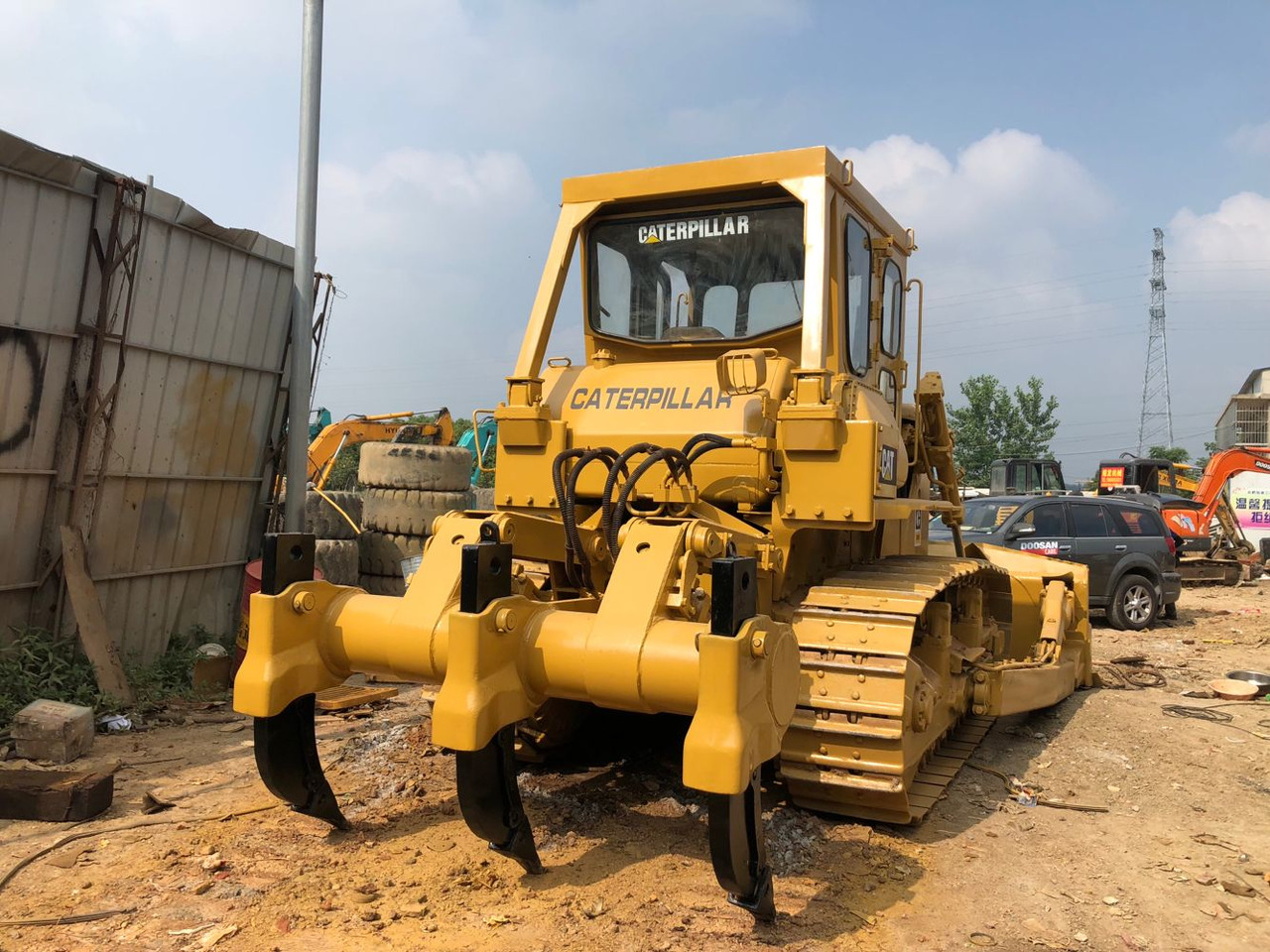 CATERPILLAR D8K - Buldozer: obrázek 1 CATERPILLAR D8K - Buldozer: obrázek 1