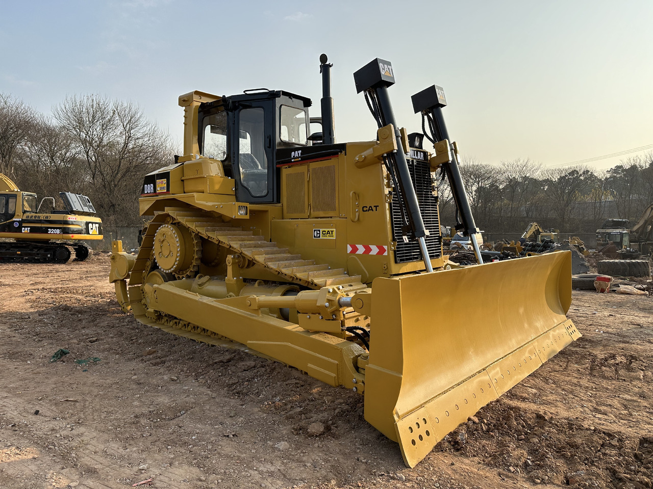 CATERPILLAR D8R - Buldozer: obrázek 2 CATERPILLAR D8R - Buldozer: obrázek 2
