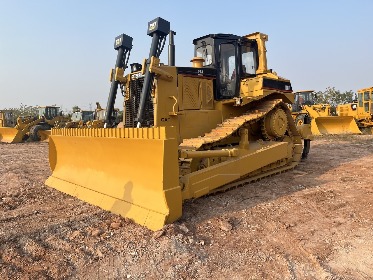 CATERPILLAR D8R - Buldozer: obrázek 1 CATERPILLAR D8R - Buldozer: obrázek 1