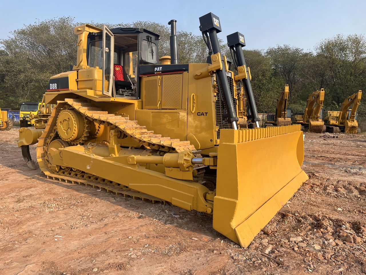 CATERPILLAR D8R - Buldozer: obrázek 3 CATERPILLAR D8R - Buldozer: obrázek 3