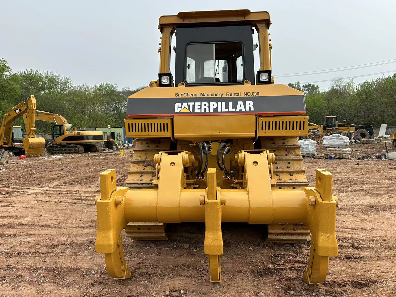 CATERPILLAR D8R - Buldozer: obrázek 4 CATERPILLAR D8R - Buldozer: obrázek 4
