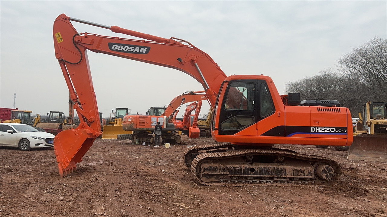 DOOSAN DH220 - Pásové rýpadlo: obrázek 1 DOOSAN DH220 - Pásové rýpadlo: obrázek 1
