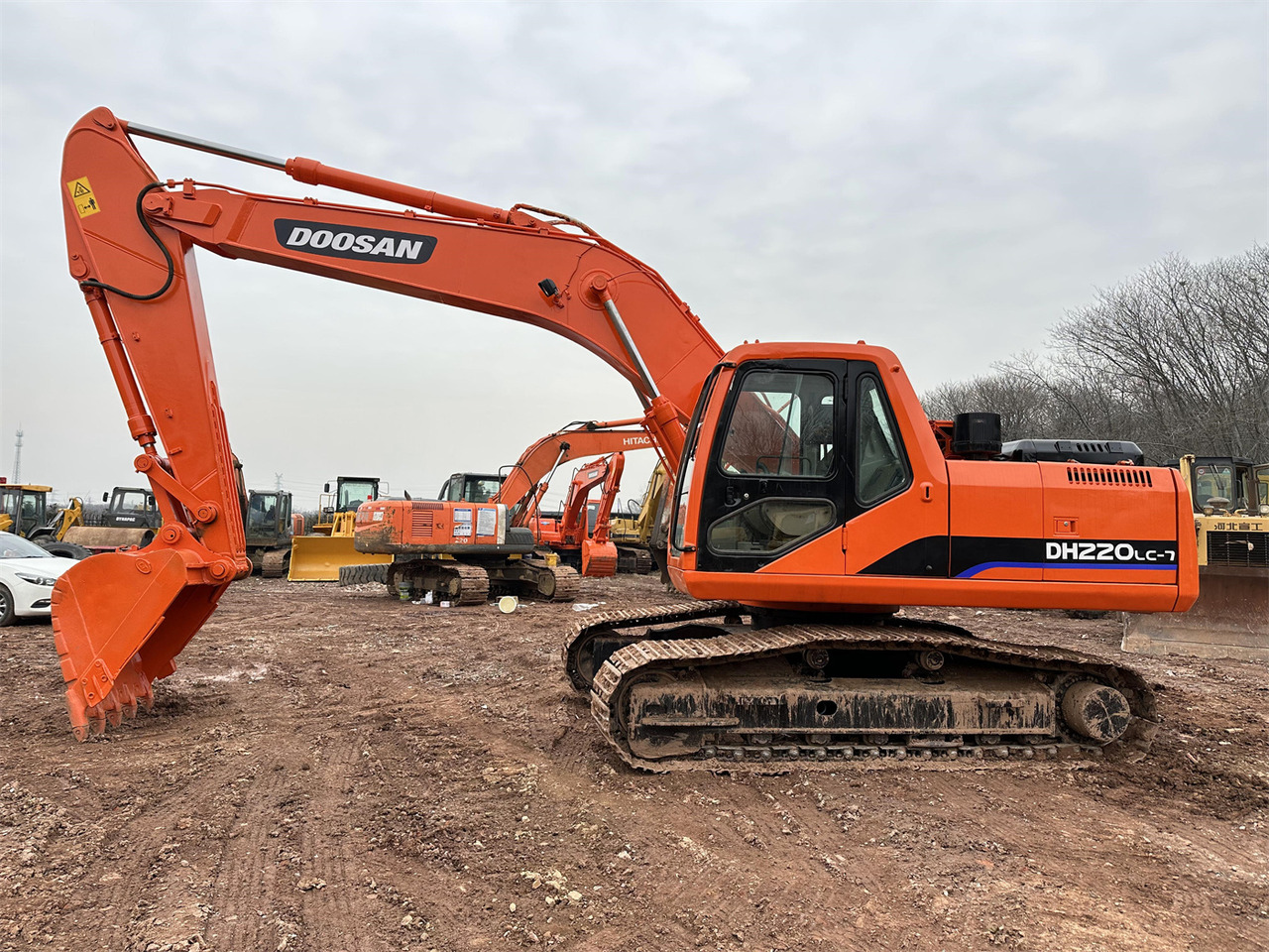 DOOSAN DH220 excavator - Pásové rýpadlo: obrázek 2 DOOSAN DH220 excavator - Pásové rýpadlo: obrázek 2