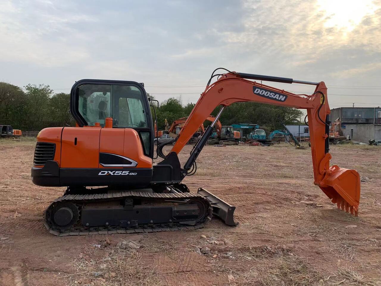 DOOSAN DX55 excavator - Rýpadlo: obrázek 4 DOOSAN DX55 excavator - Rýpadlo: obrázek 4