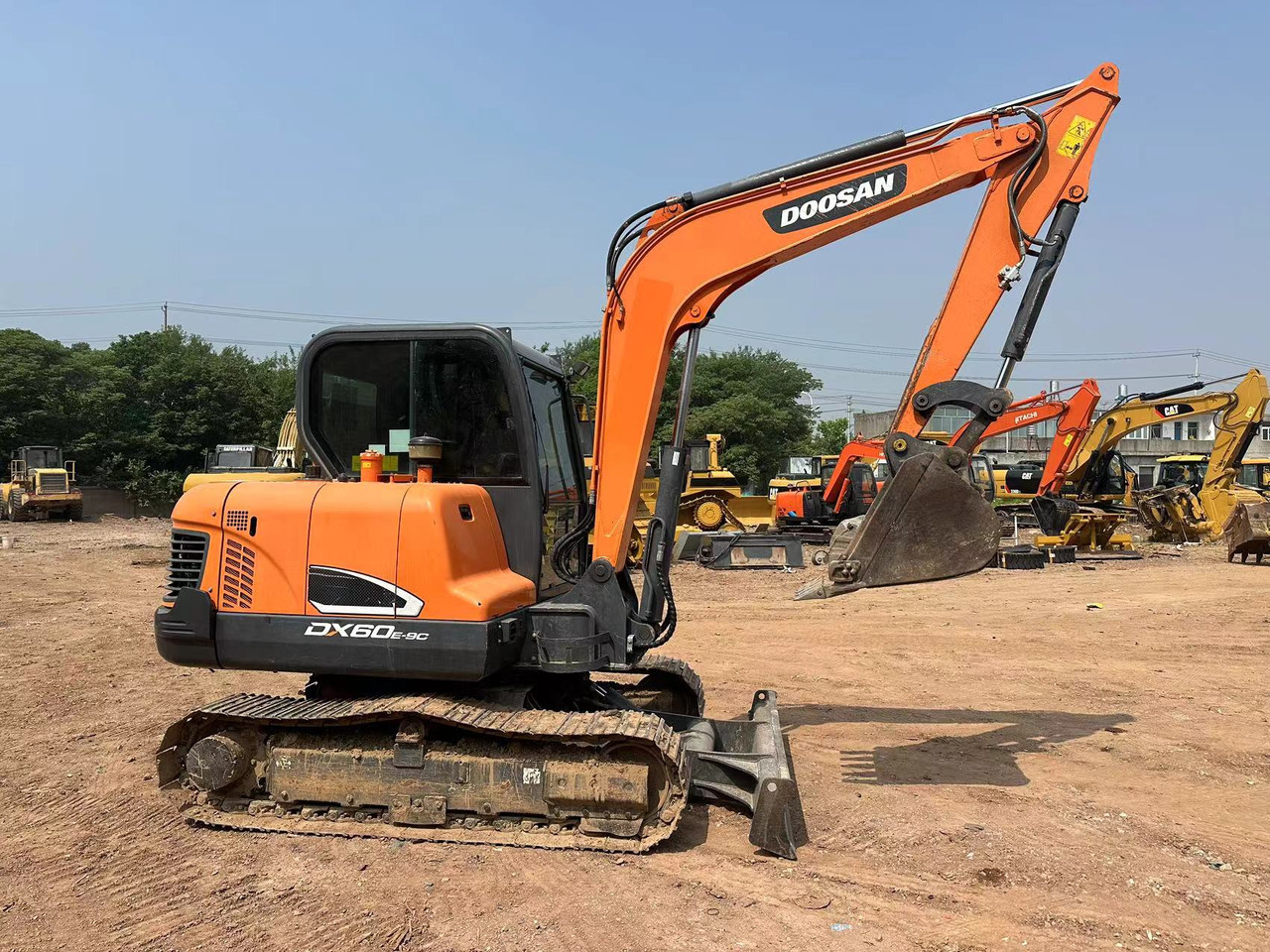 DOOSAN DX60 - Pásové rýpadlo: obrázek 1 DOOSAN DX60 - Pásové rýpadlo: obrázek 1