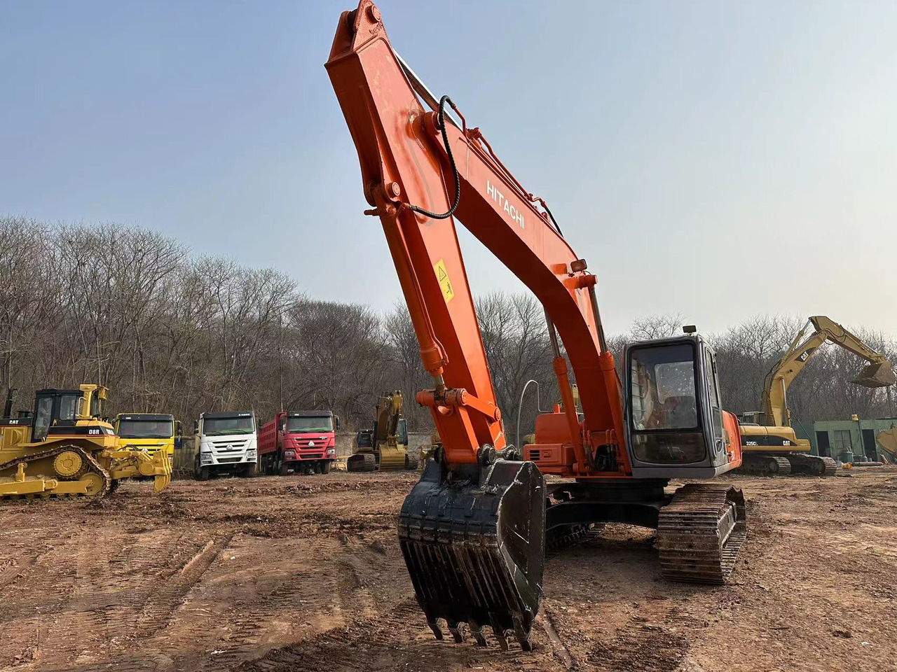 HITACHI EX200 - Rýpadlo: obrázek 4 HITACHI EX200 - Rýpadlo: obrázek 4