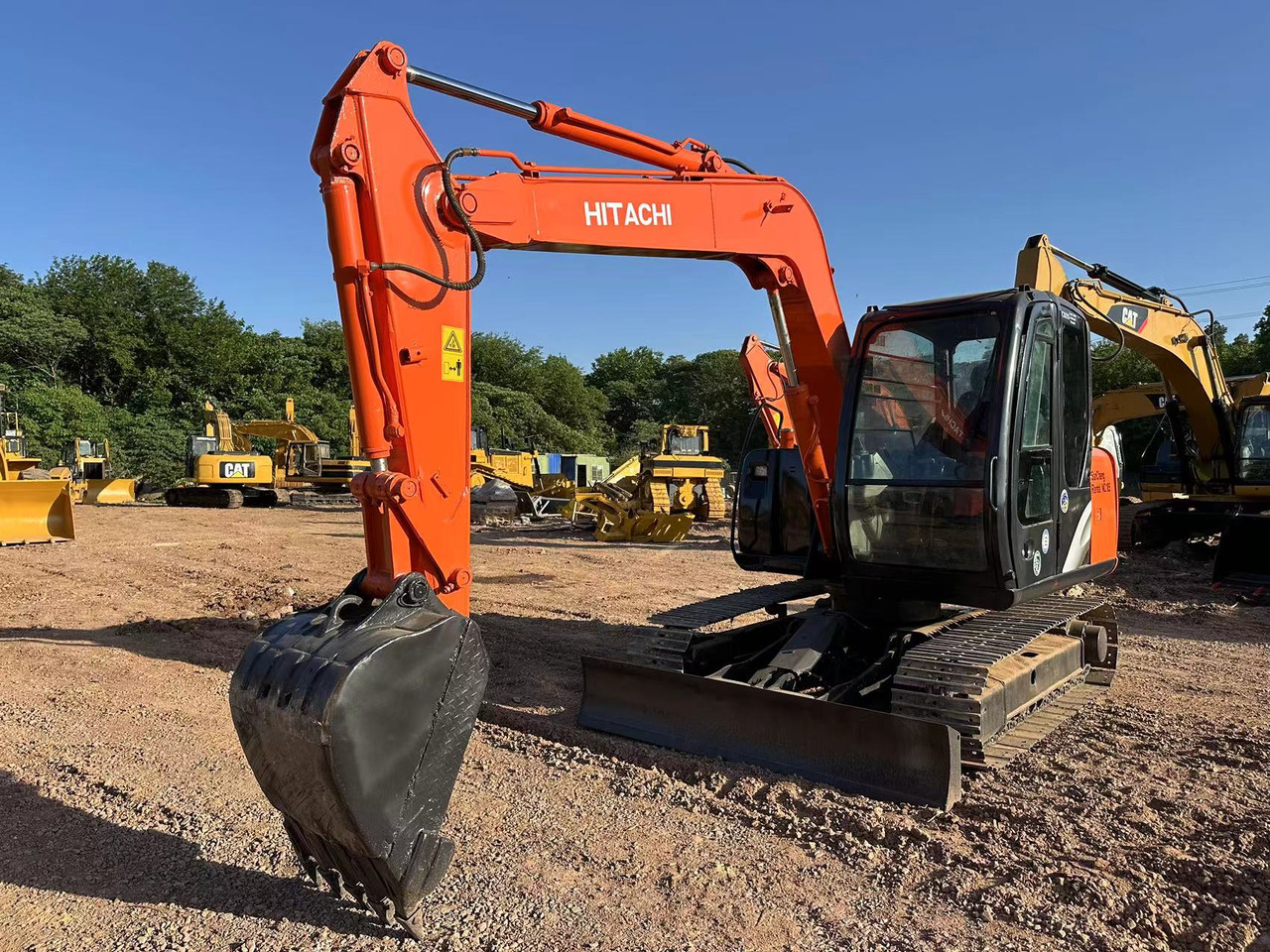 HITACHI ZAXIS ZX70 - Mini rýpadlo: obrázek 2 HITACHI ZAXIS ZX70 - Mini rýpadlo: obrázek 2