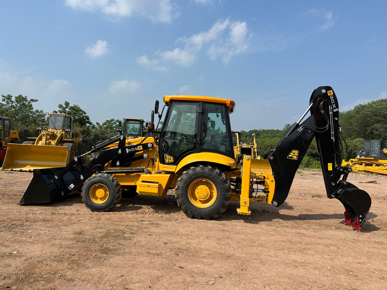 JCB 3CX - Rýpadlo-nakladač: obrázek 2 JCB 3CX - Rýpadlo-nakladač: obrázek 2