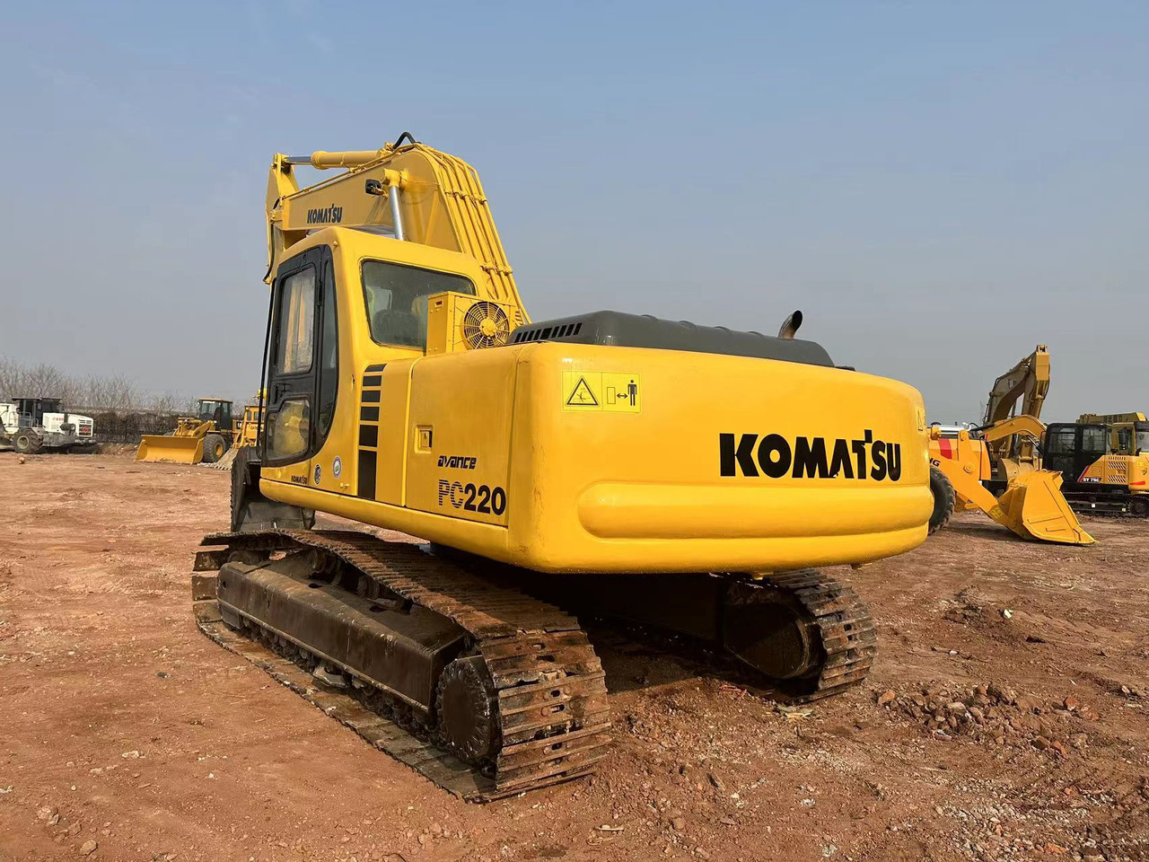 KOMATSU PC220 - Pásové rýpadlo: obrázek 2 KOMATSU PC220 - Pásové rýpadlo: obrázek 2