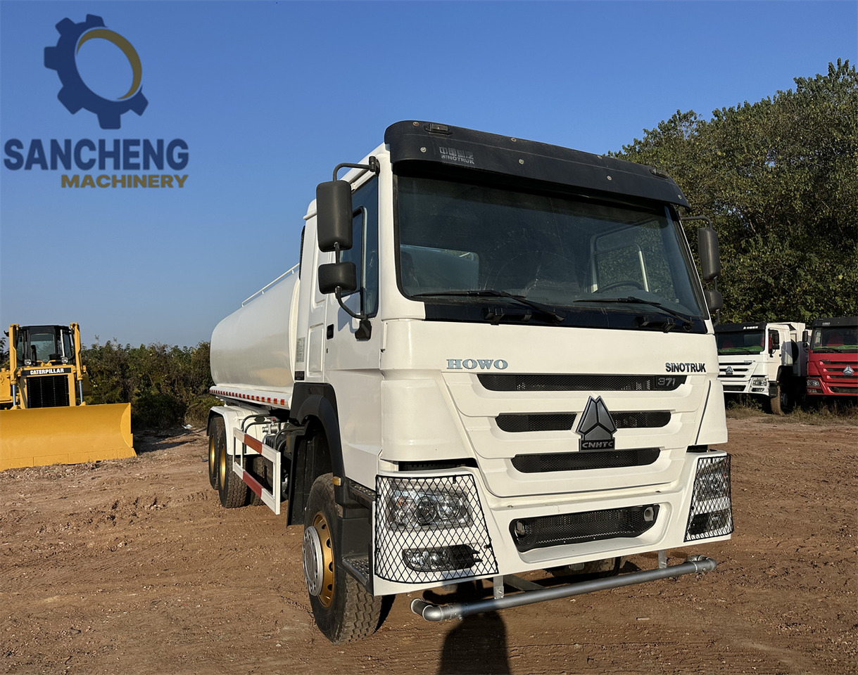 SINOTRUK HOWO 371 6x4 Water Tanker Truck - Cisternové vozidlo: obrázek 3 SINOTRUK HOWO 371 6x4 Water Tanker Truck - Cisternové vozidlo: obrázek 3