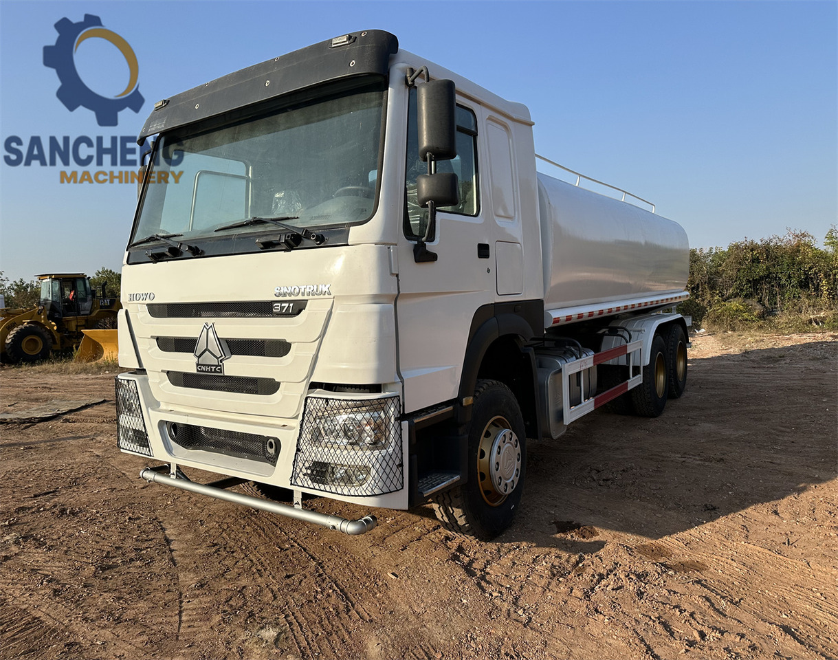 SINOTRUK HOWO 371 6x4 Water Tanker Truck - Cisternové vozidlo: obrázek 1 SINOTRUK HOWO 371 6x4 Water Tanker Truck - Cisternové vozidlo: obrázek 1
