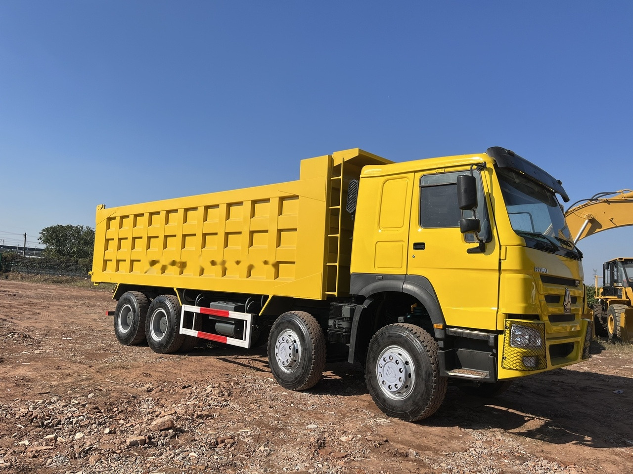 SINOTRUK HOWO 371 Dump Truck 8x4 - Sklápěč: obrázek 1 SINOTRUK HOWO 371 Dump Truck 8x4 - Sklápěč: obrázek 1