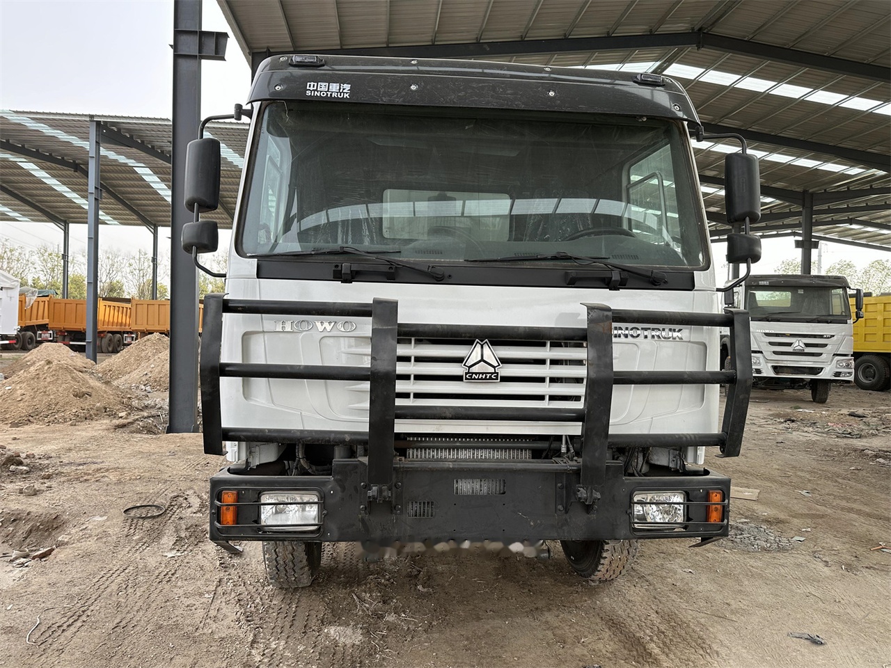 SINOTRUK HOWO 371 Dump Truck - Sklápěč: obrázek 2 SINOTRUK HOWO 371 Dump Truck - Sklápěč: obrázek 2