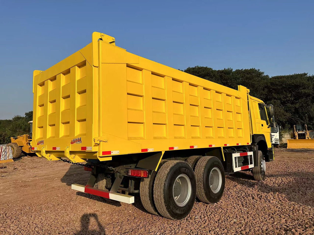 Sklápěč pro dopravu silážu SINOTRUK HOWO 371 Dump Truck: obrázek 8