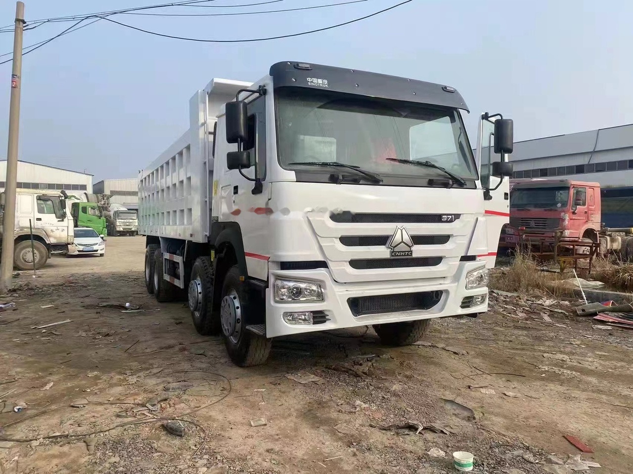 SINOTRUK HOWO 371 Tipper truck - Sklápěč: obrázek 4 SINOTRUK HOWO 371 Tipper truck - Sklápěč: obrázek 4