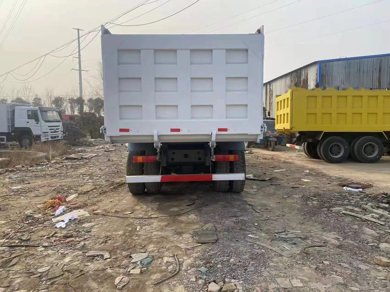 SINOTRUK HOWO 371 Tipper truck - Sklápěč: obrázek 3 SINOTRUK HOWO 371 Tipper truck - Sklápěč: obrázek 3