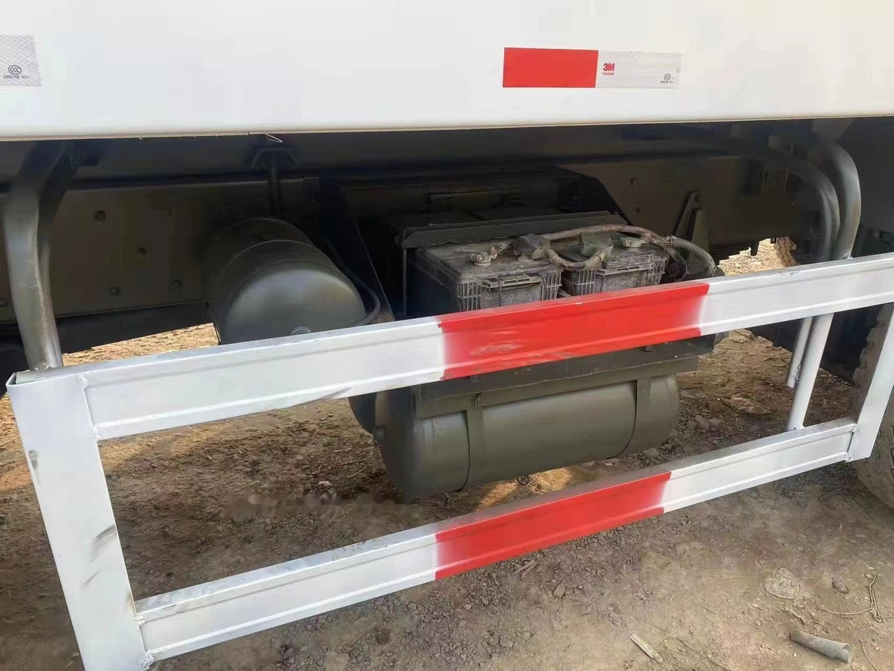 SINOTRUK HOWO 371 Tipper truck - Sklápěč: obrázek 5 SINOTRUK HOWO 371 Tipper truck - Sklápěč: obrázek 5