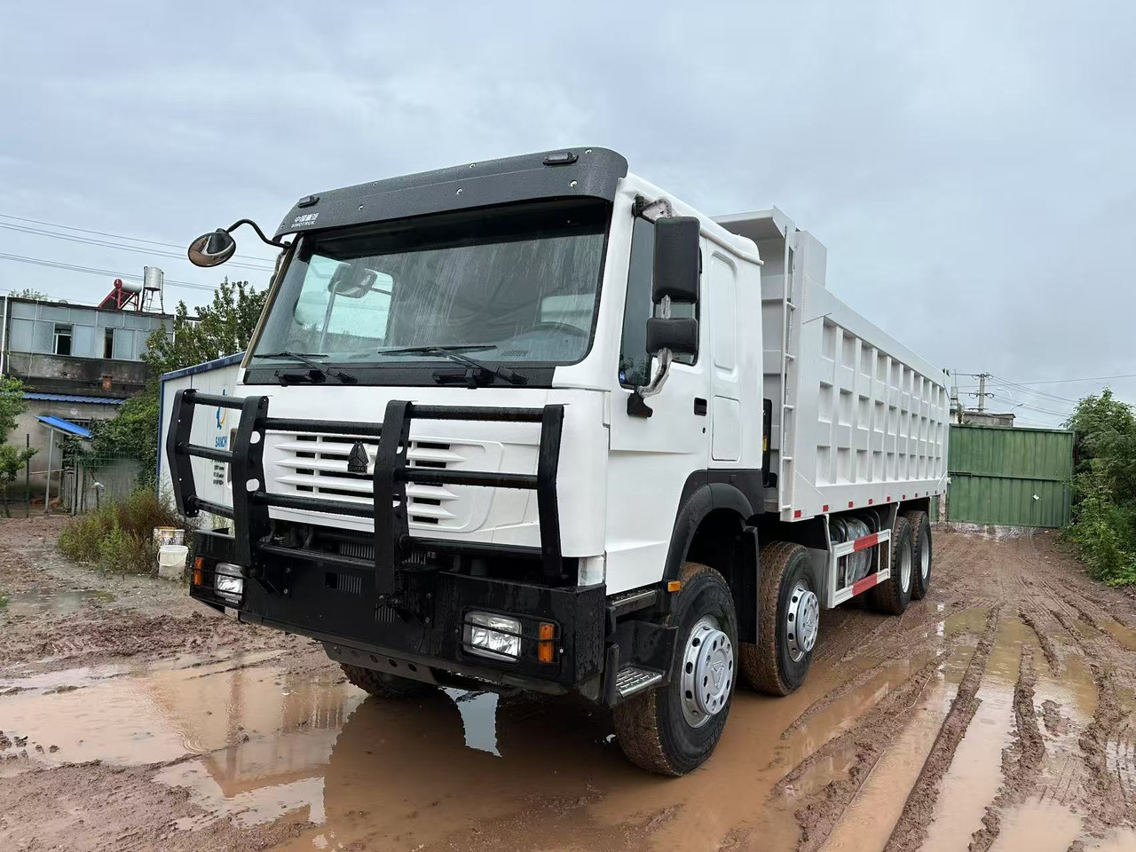 SINOTRUK HOWO 371 with Bumper - Sklápěč: obrázek 2 SINOTRUK HOWO 371 with Bumper - Sklápěč: obrázek 2