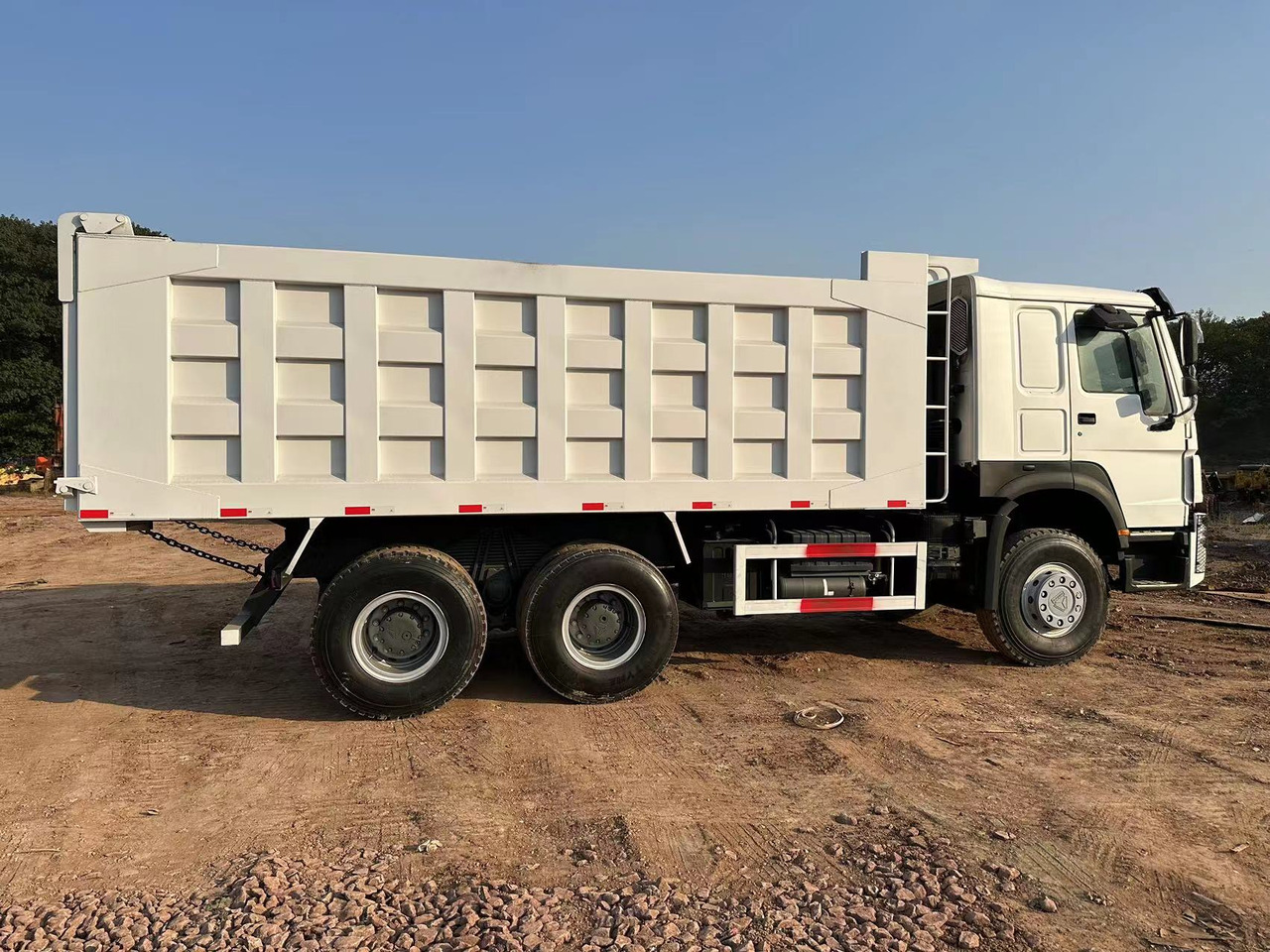 SINOTRUK HOWO 371hp 6x4 - Sklápěč: obrázek 5 SINOTRUK HOWO 371hp 6x4 - Sklápěč: obrázek 5
