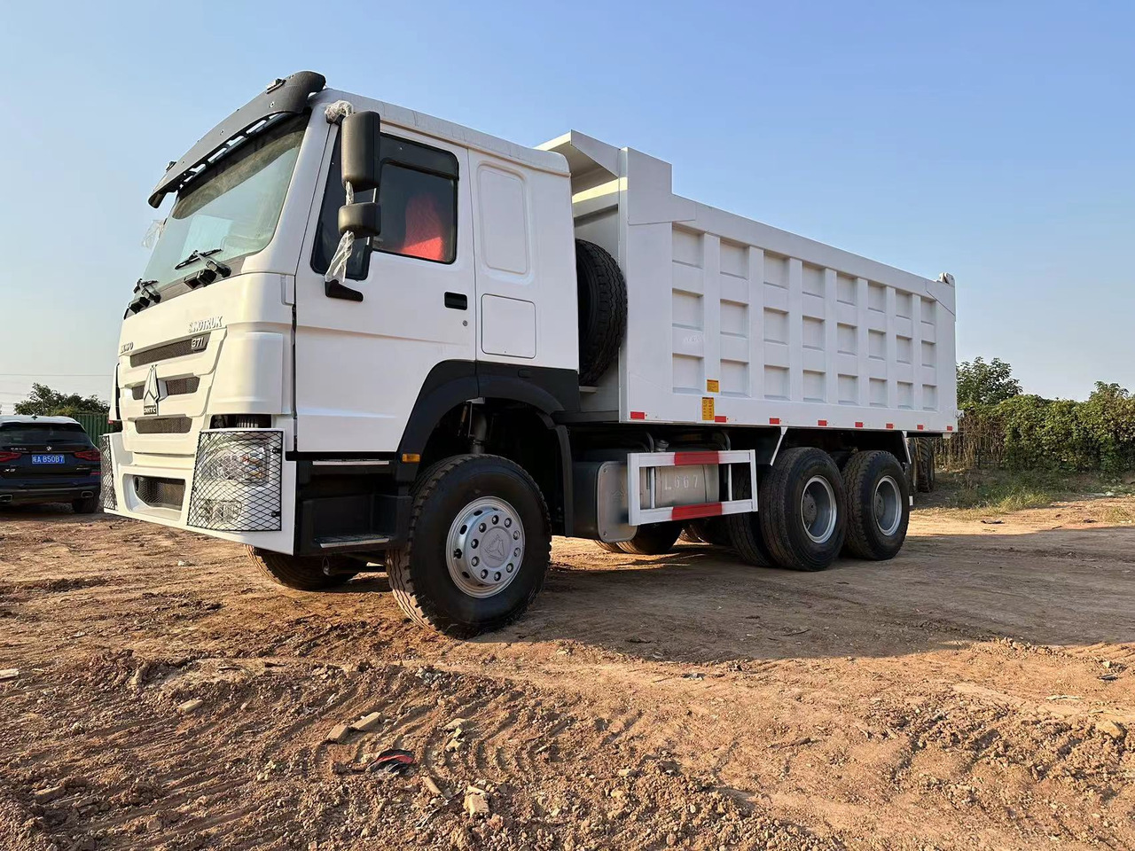 SINOTRUK HOWO HOWO 371 6x4 - Sklápěč: obrázek 2 SINOTRUK HOWO HOWO 371 6x4 - Sklápěč: obrázek 2