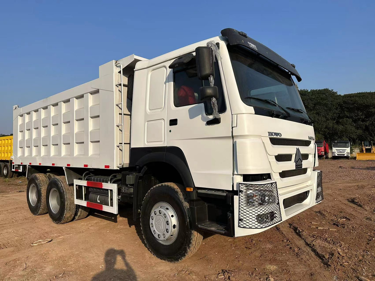 SINOTRUK HOWO HOWO 371 6x4 - Sklápěč: obrázek 1 SINOTRUK HOWO HOWO 371 6x4 - Sklápěč: obrázek 1
