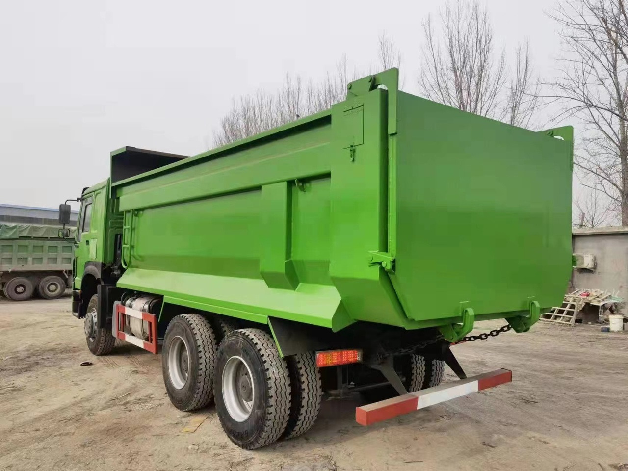 SINOTRUK Howo Dump truck 371 - Sklápěč: obrázek 4 SINOTRUK Howo Dump truck 371 - Sklápěč: obrázek 4