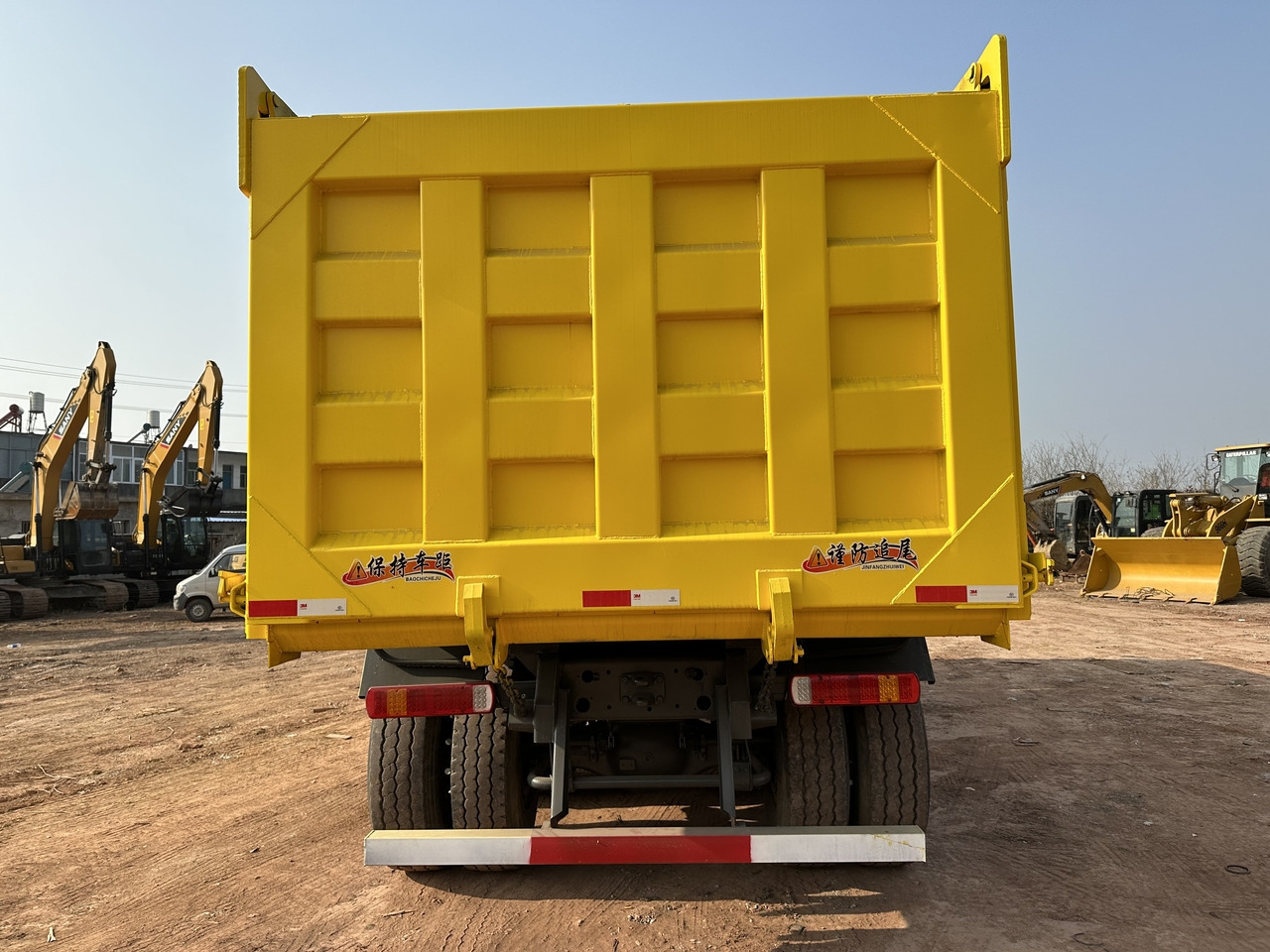 Sklápěč pro dopravu silážu SINOTRUK Howo Dump truck 371: obrázek 7