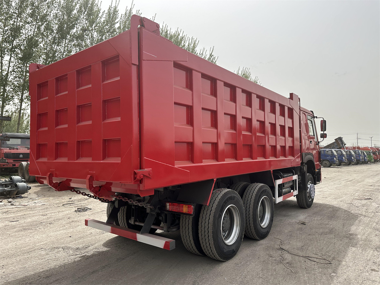 SINOTRUK Howo Dump truck 371 - Sklápěč: obrázek 4 SINOTRUK Howo Dump truck 371 - Sklápěč: obrázek 4