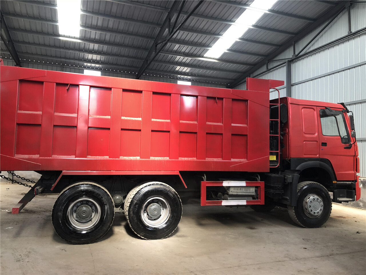 SINOTRUK Howo Dump truck 371 - Sklápěč: obrázek 2 SINOTRUK Howo Dump truck 371 - Sklápěč: obrázek 2