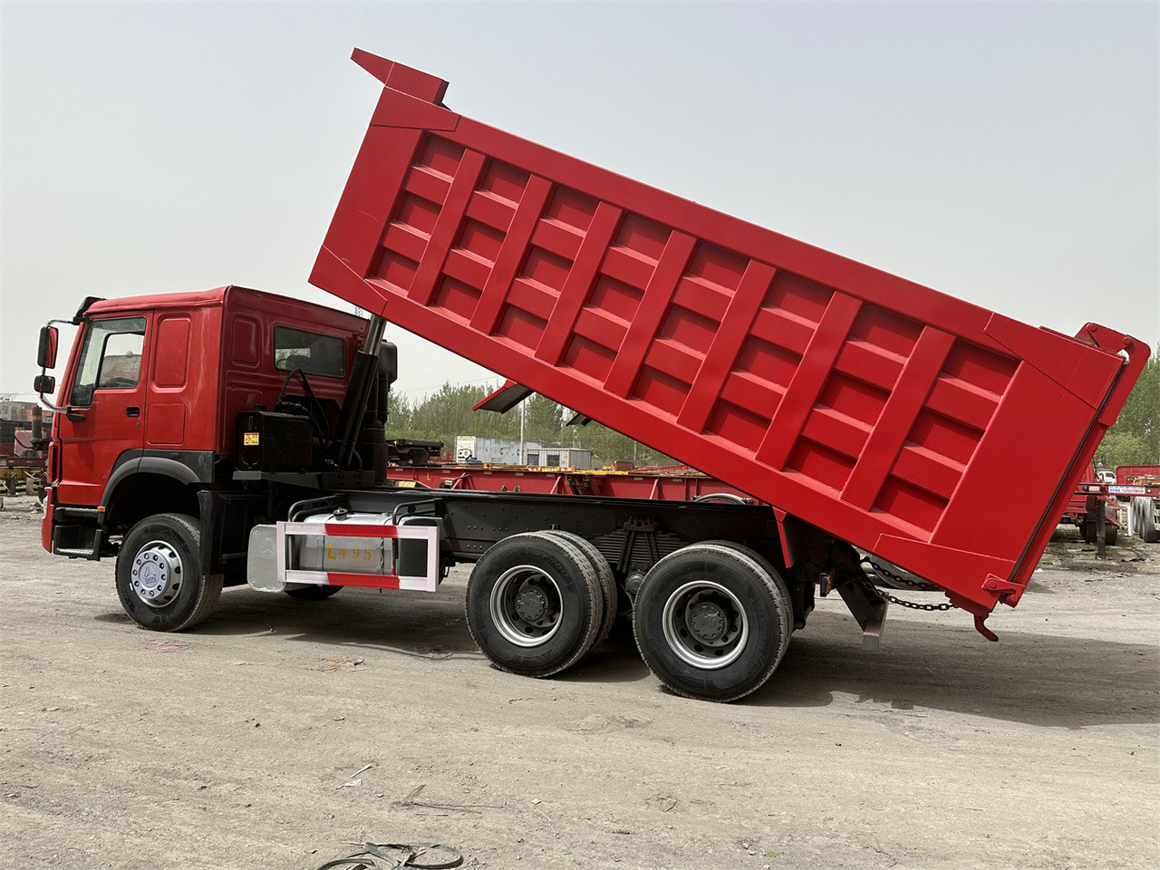 SINOTRUK Howo Dump truck 371 - Sklápěč: obrázek 4 SINOTRUK Howo Dump truck 371 - Sklápěč: obrázek 4