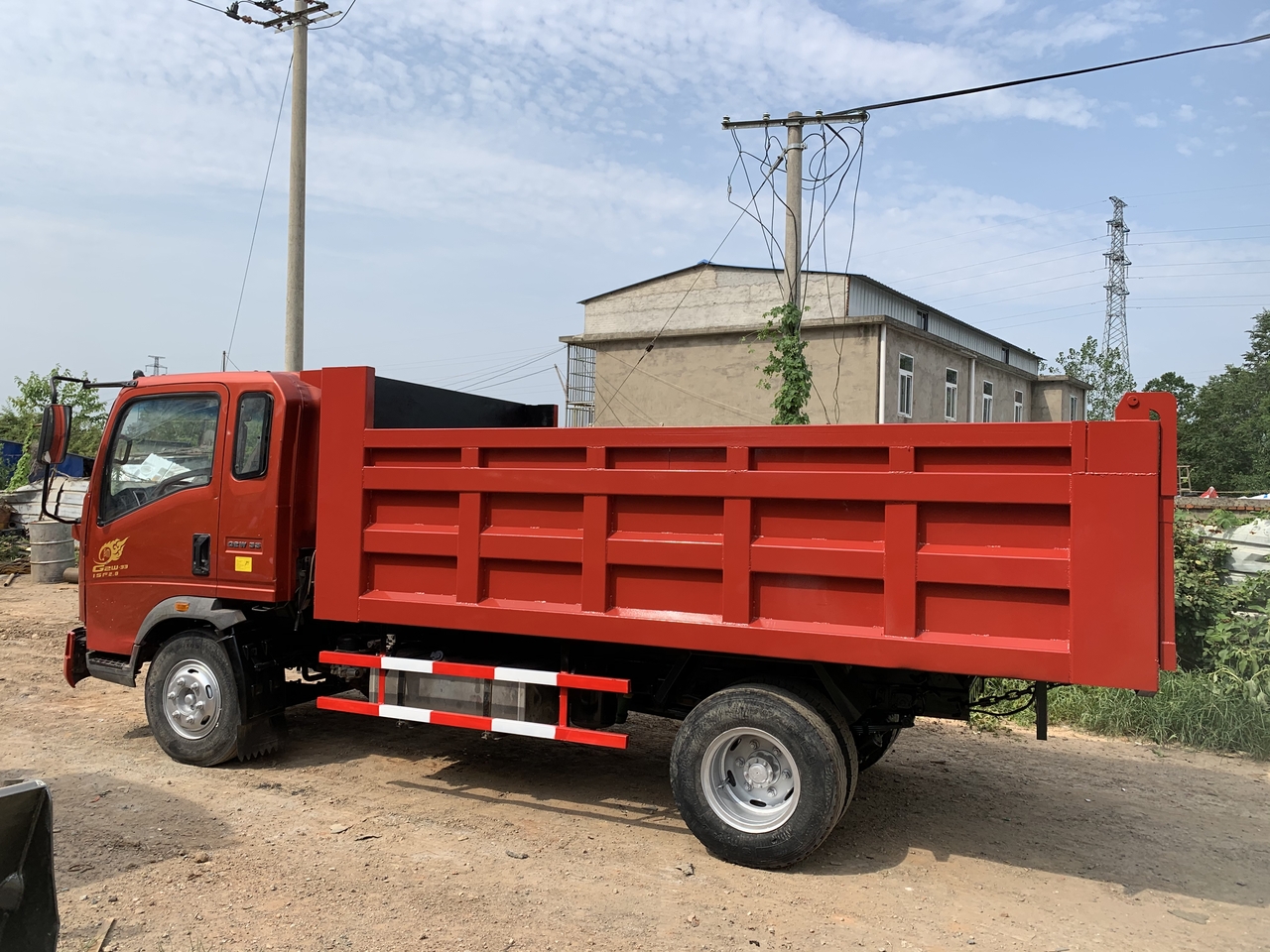 SINOTRUK Howo Dump truck 4x2 - Sklápěč: obrázek 4 SINOTRUK Howo Dump truck 4x2 - Sklápěč: obrázek 4