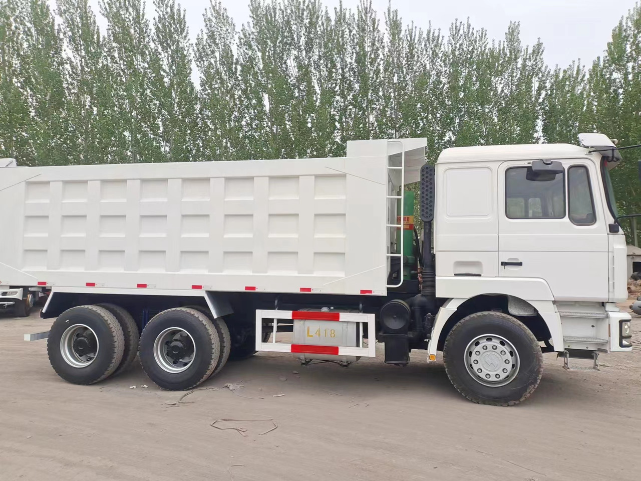 Shacman F3000 Dump Truck - Sklápěč: obrázek 4 Shacman F3000 Dump Truck - Sklápěč: obrázek 4
