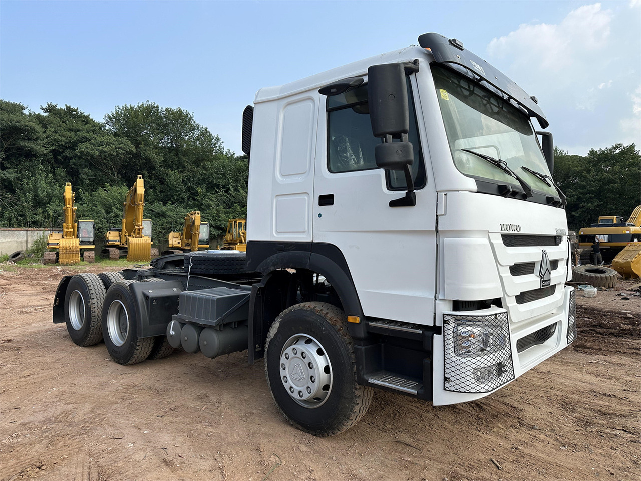 SINOTRUK HOWO 371 Tractor 6X4 - Tahač: obrázek 4 SINOTRUK HOWO 371 Tractor 6X4 - Tahač: obrázek 4