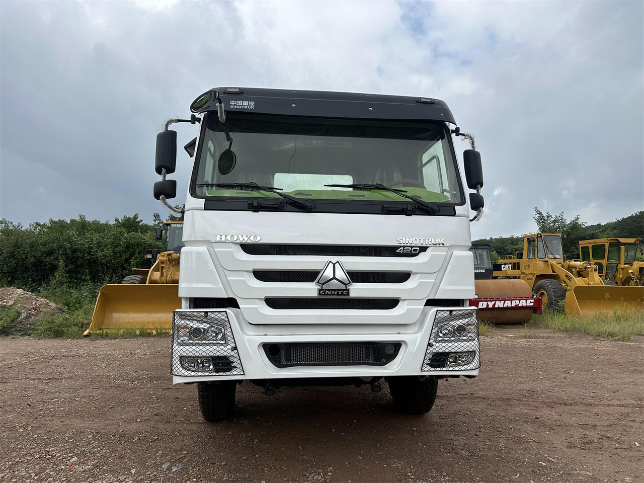 SINOTRUK Howo tractor unit 420hp - Tahač: obrázek 2 SINOTRUK Howo tractor unit 420hp - Tahač: obrázek 2