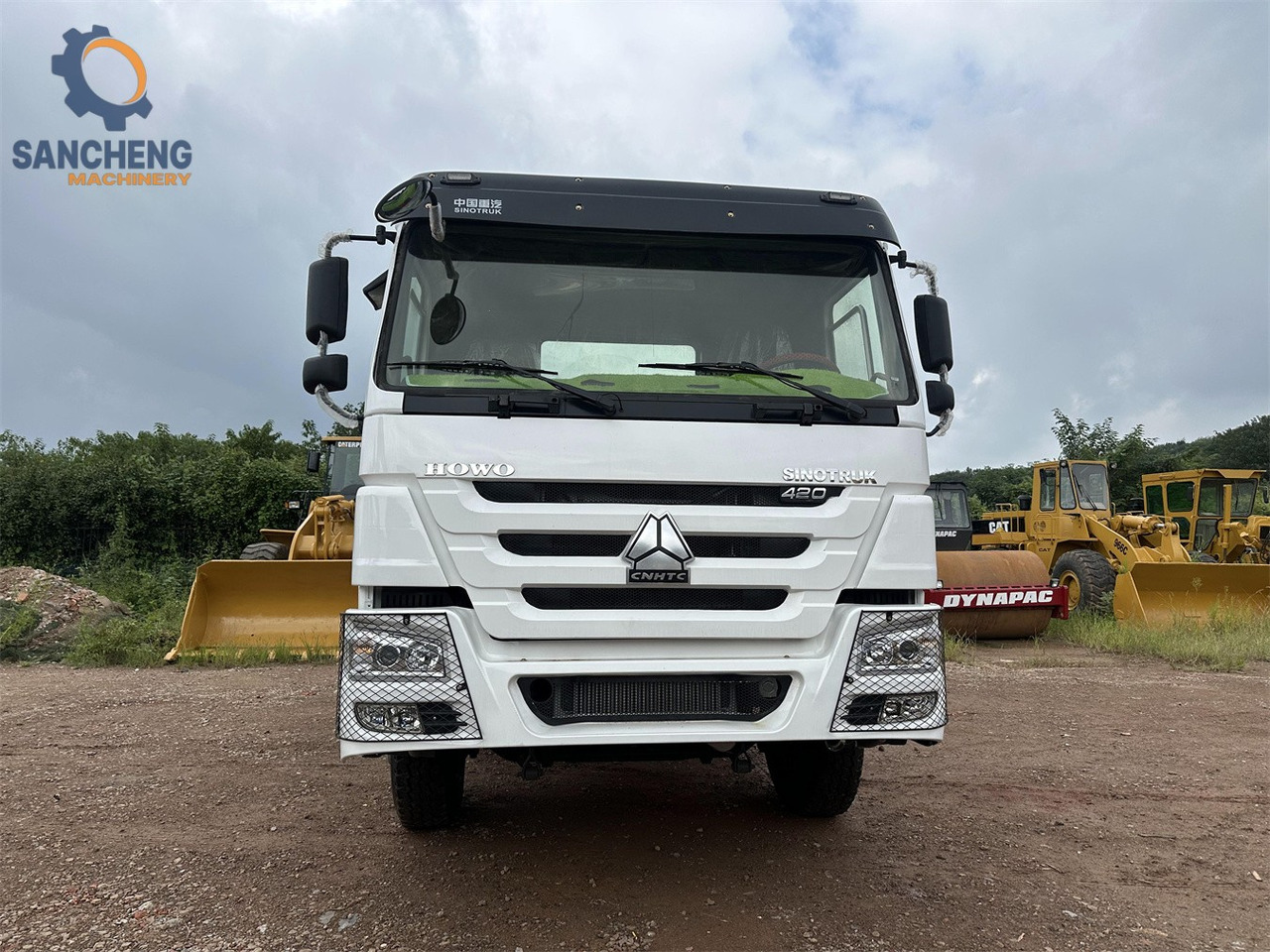 SINOTRUK Howo tractor unit 420hp - Tahač: obrázek 4 SINOTRUK Howo tractor unit 420hp - Tahač: obrázek 4